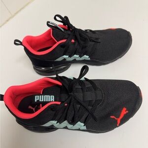 Women’s running shoes